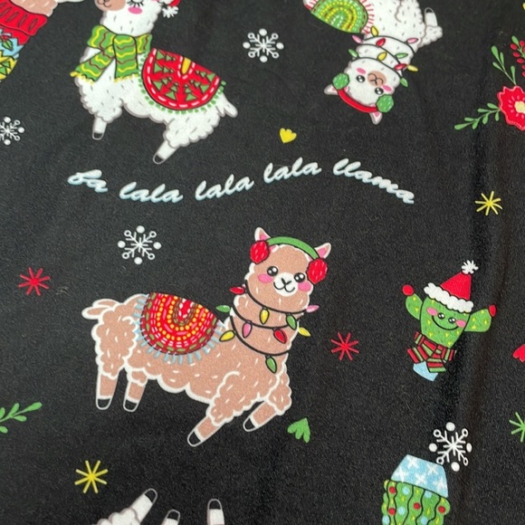 NWT-Girls X-Large Night gown/Dress. Christmas Llamas & Cactus 🎁Stocking stuffer - Picture 2 of 11